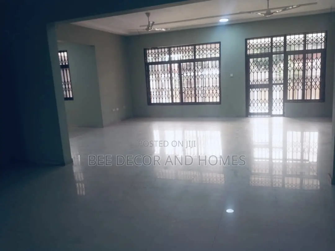 4bdrm Apartment in Bee Decor And Homes, Dzorwulu for rent in Dzorwulu