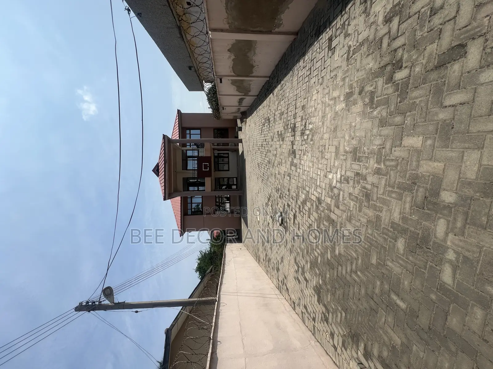 5bdrm Mansion in Bee Decor & Homes, Dzorwulu for sale in Dzorwulu