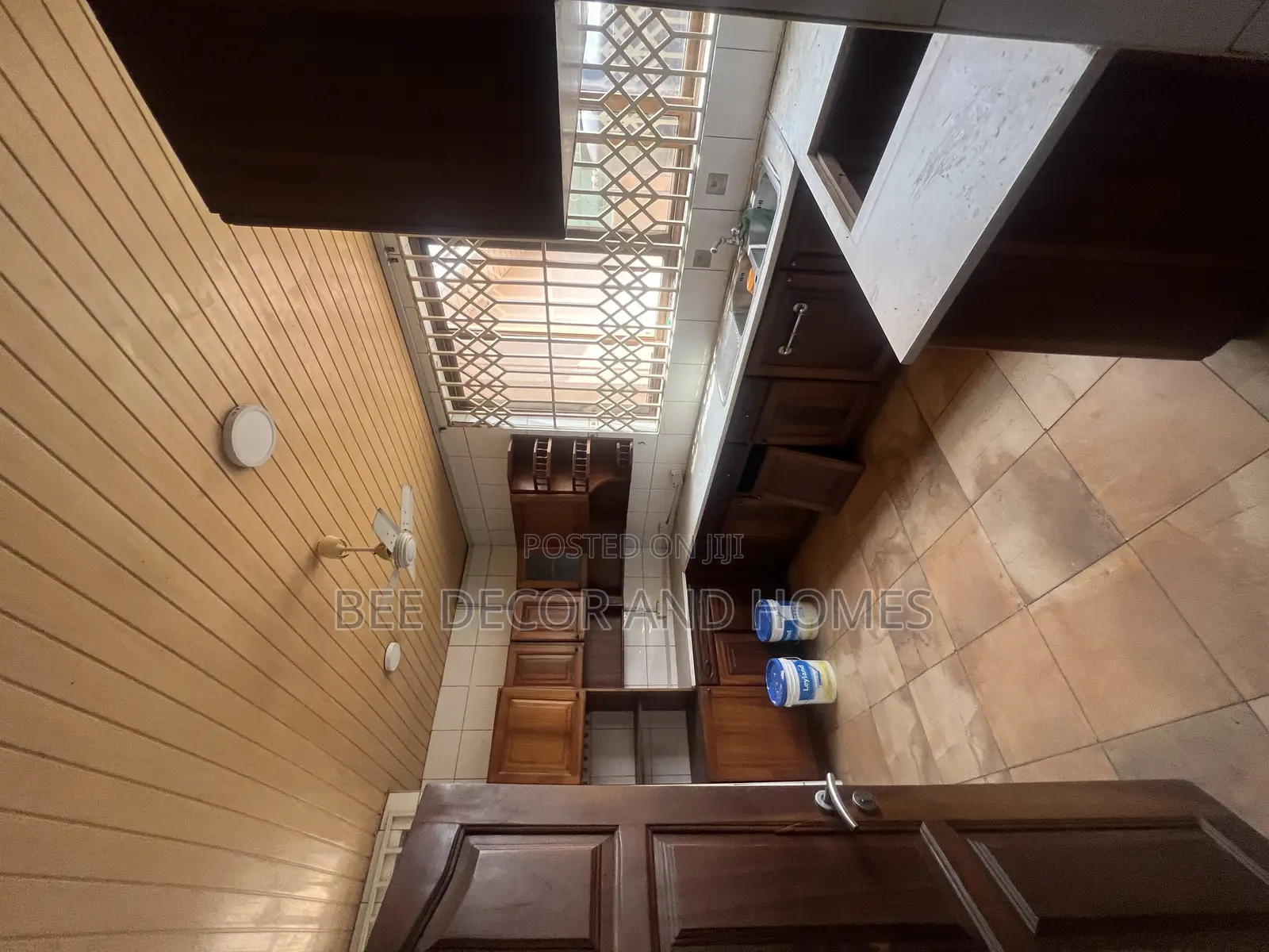 5bdrm Mansion in Bee Decor & Homes, Dzorwulu for sale in Dzorwulu