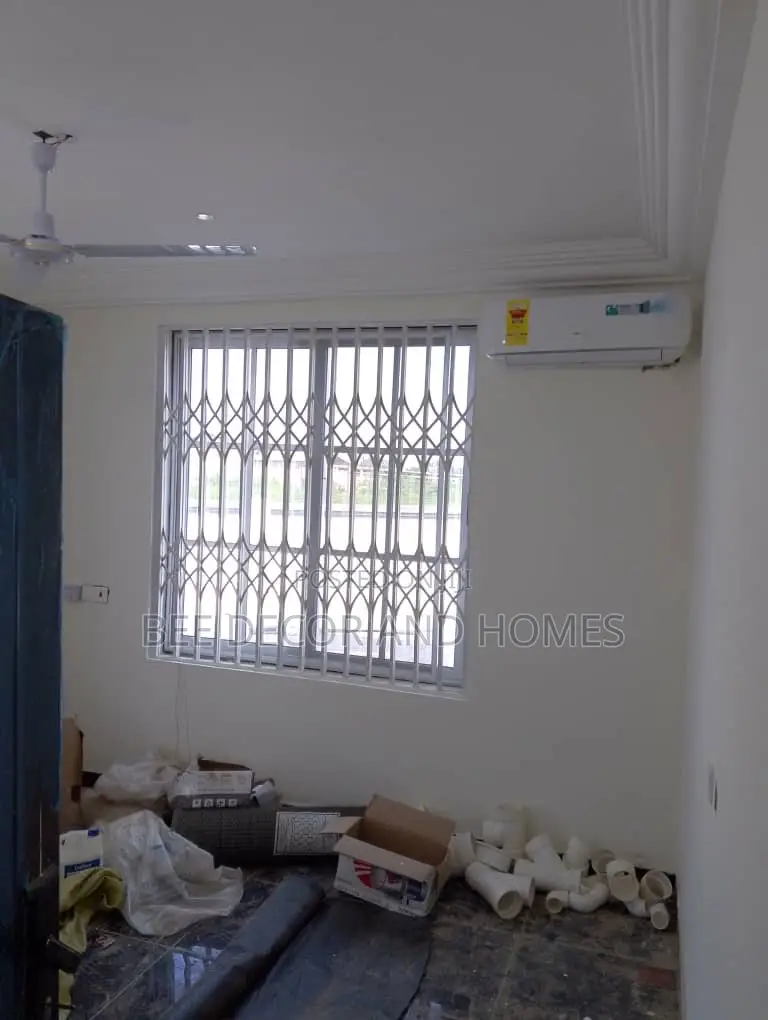 2bdrm Apartment in Bee Decor & Homes, Adenta for rent in Adenta