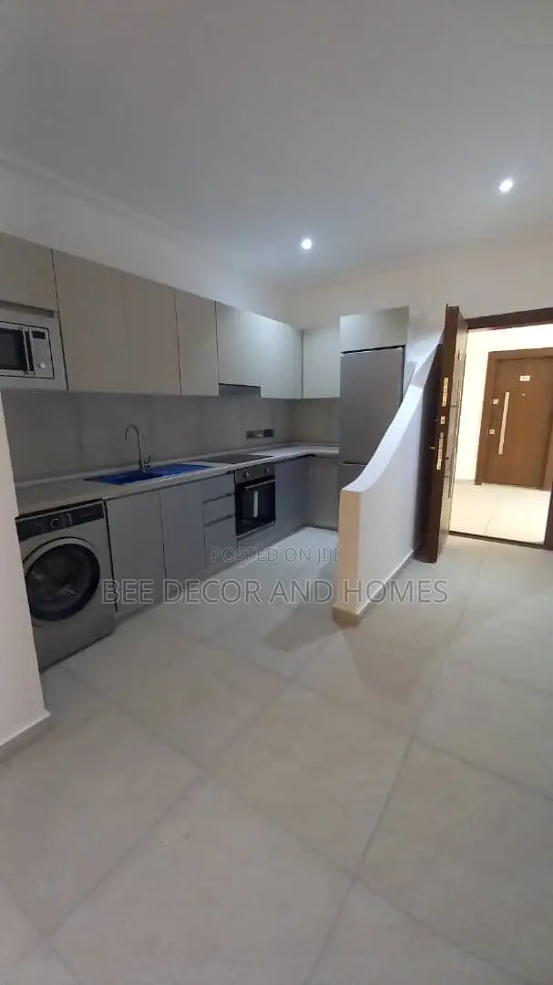 Furnished 2bdrm Apartment in Bee Decor & Homes, Dzorwulu for sale in Dzorwulu