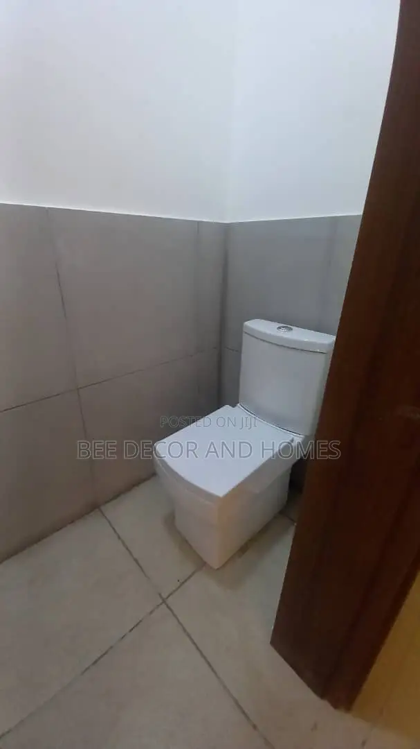 Furnished 2bdrm Apartment in Bee Decor & Homes, Dzorwulu for sale in Dzorwulu