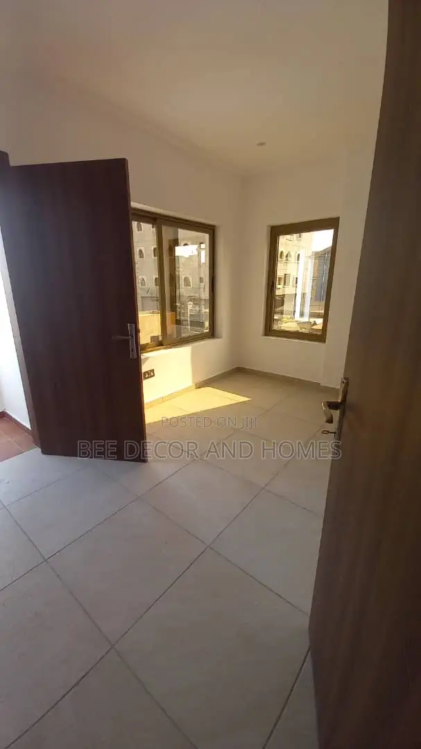 Furnished 2bdrm Apartment in Bee Decor & Homes, Dzorwulu for sale in Dzorwulu