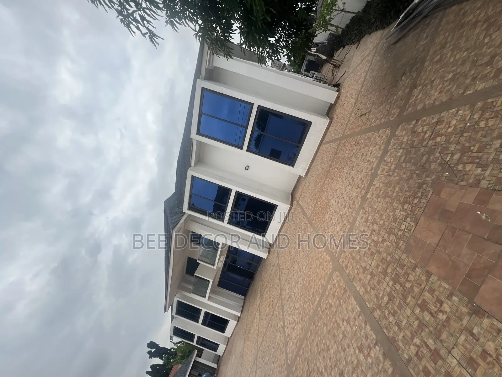 3bdrm Apartment in Bee Decor & Homes, Dzorwulu for rent in Dzorwulu