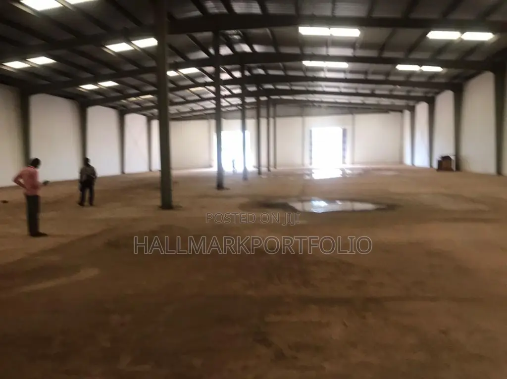 3200 SQM Warehouse Tema Industrial Area in Sakumono