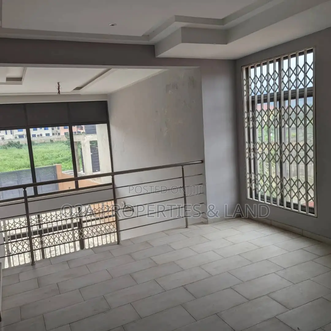 4bdrm House in Oyarifa Special Ice for sale in Oyarifa Mall Area