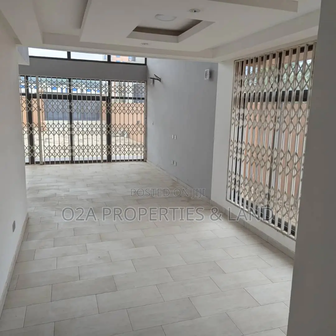 4bdrm House in Oyarifa Special Ice for sale in Oyarifa Mall Area