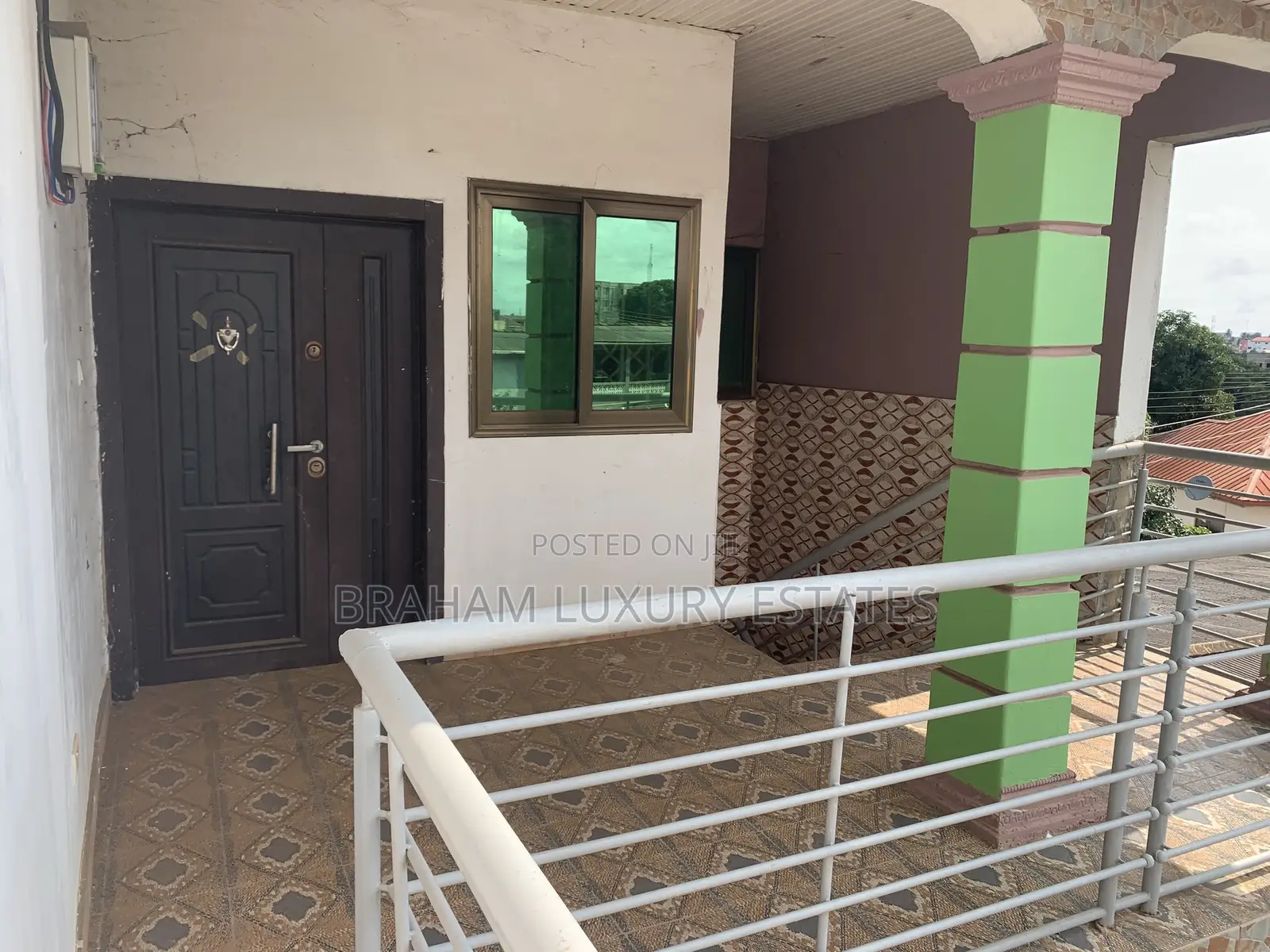 3bdrm Apartment in Ravico, Nungua for rent in Nungua