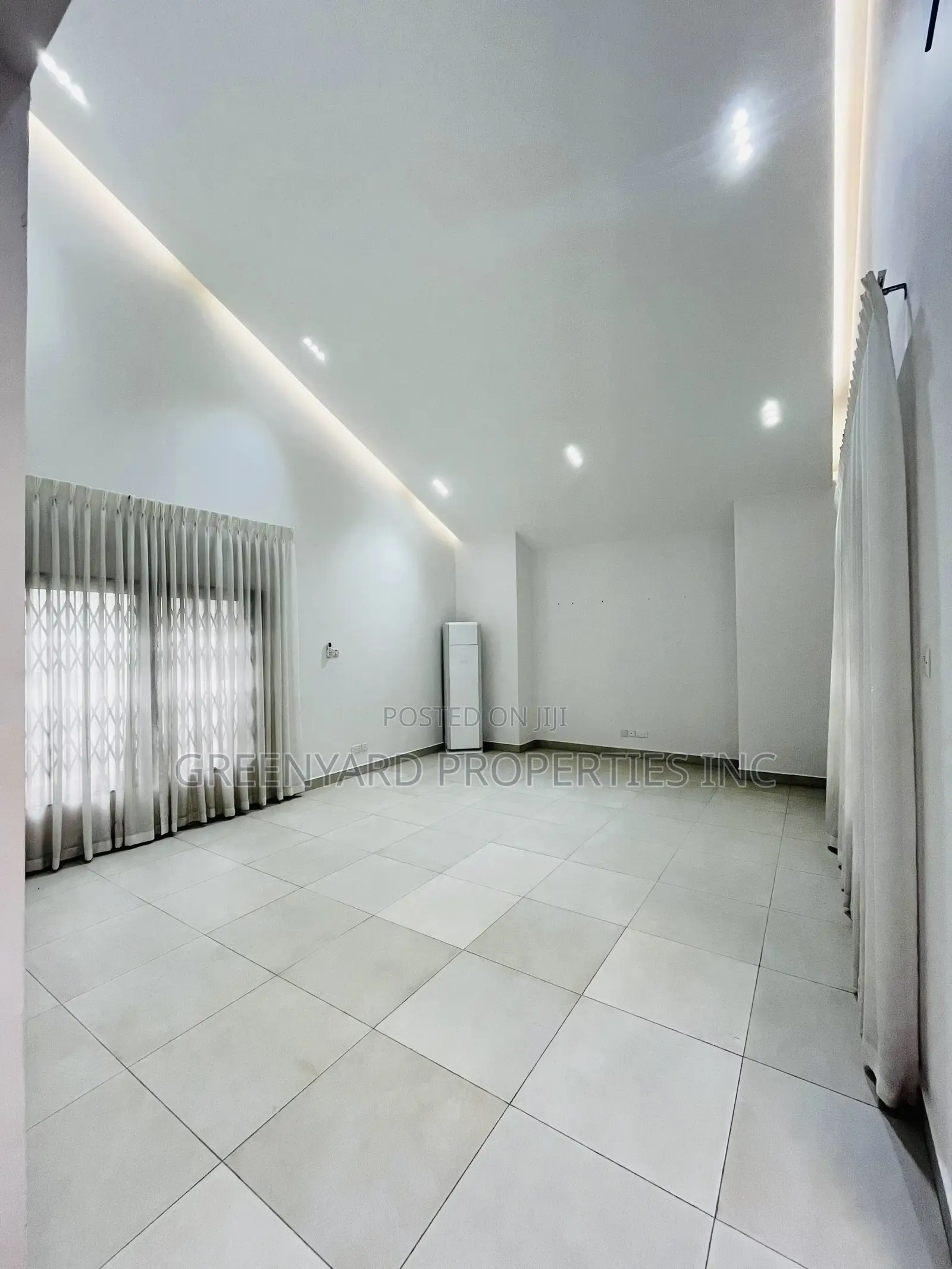 6bdrm Mansion in Cantonments for sale in Cantonments