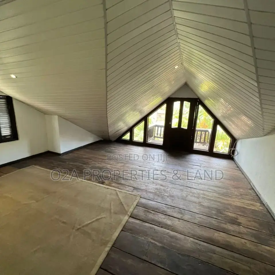 5bdrm House in Oxford Street for rent in Oxford Street