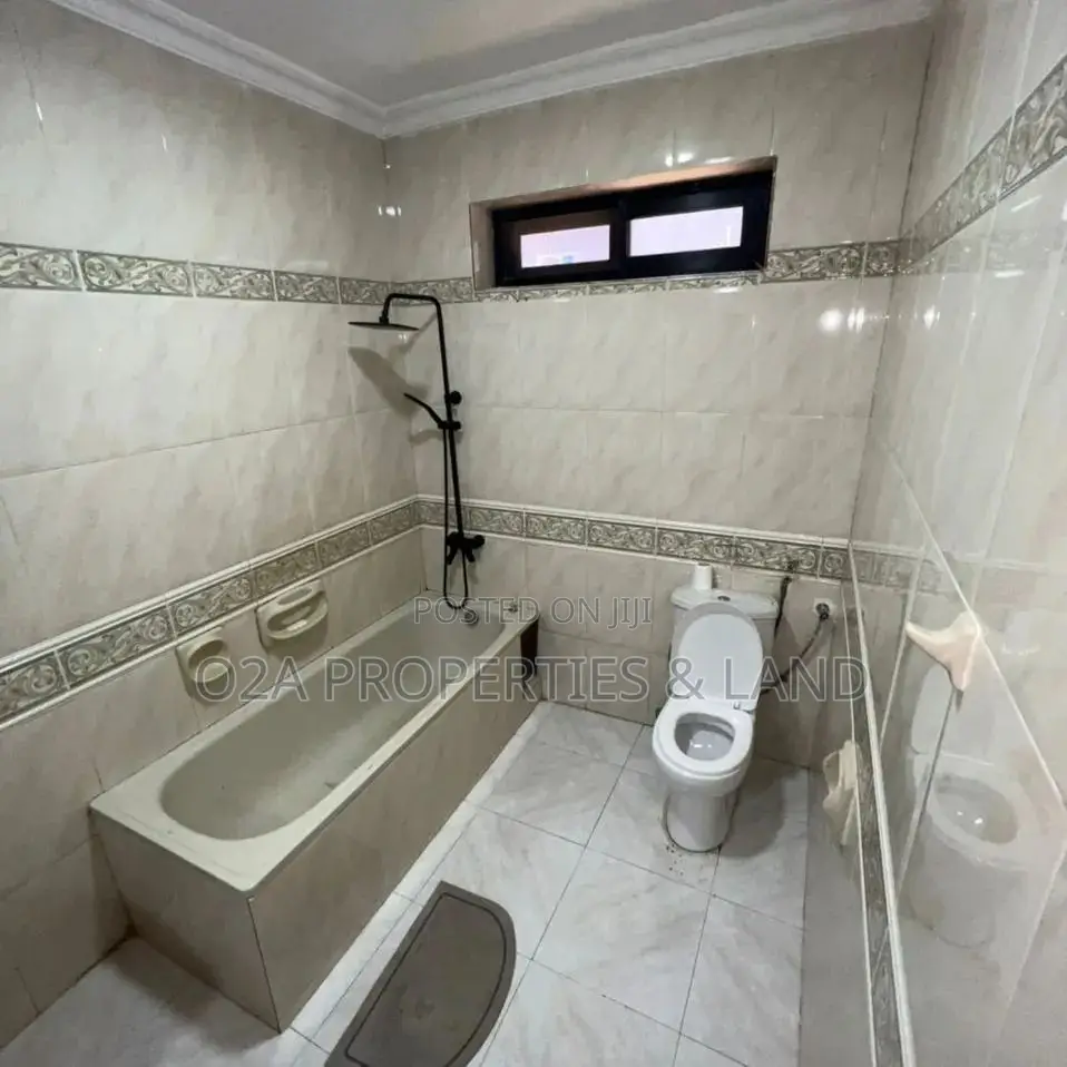5bdrm House in Oxford Street for rent in Oxford Street