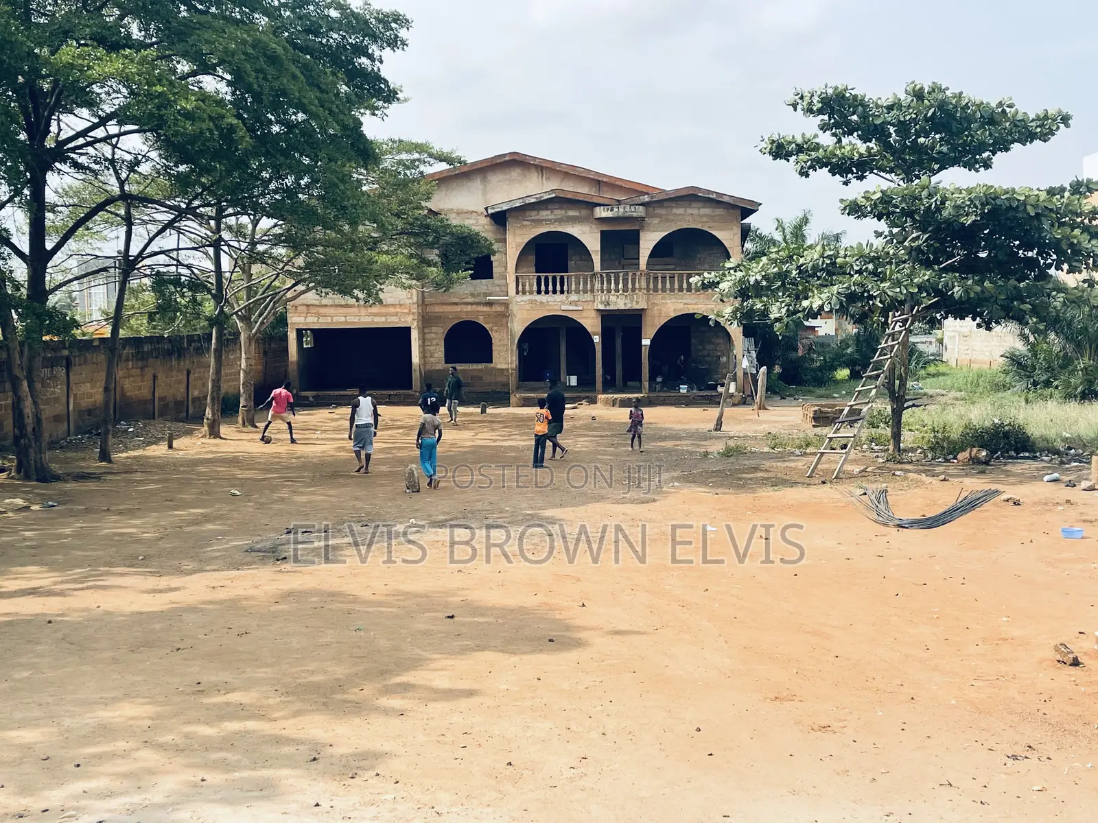 5bdrm Duplex in Living Large, Ashaley Botwe for sale in Ashaley Botwe