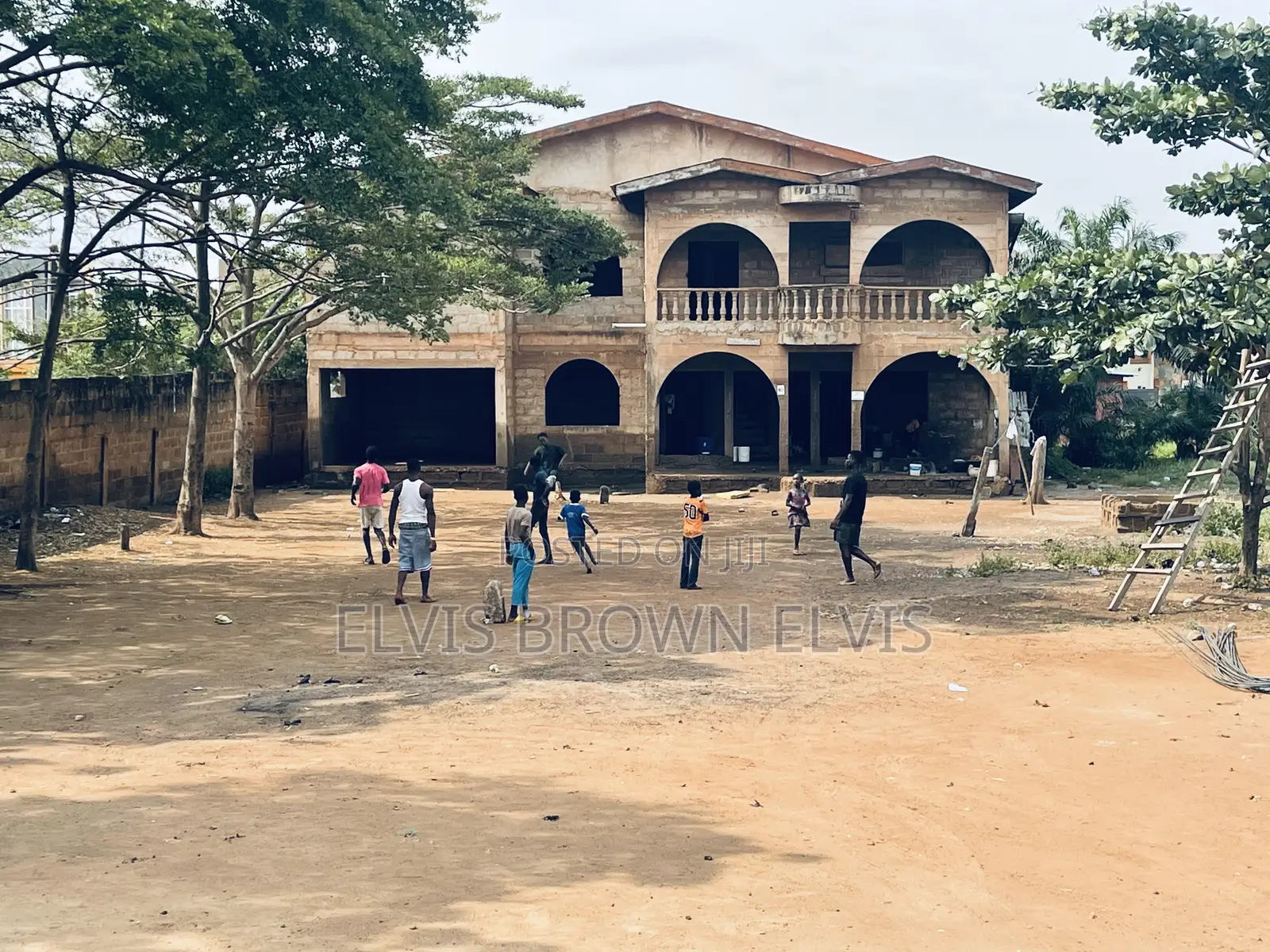 5bdrm Duplex in Living Large, Ashaley Botwe for sale in Ashaley Botwe