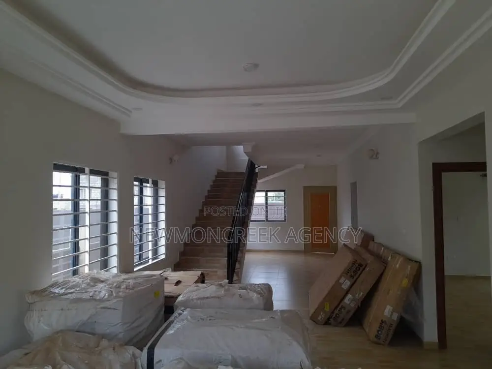 4bdrm Duplex in Amanfrom,Adenta, Accra Metropolitan for sale in Accra Metropolitan
