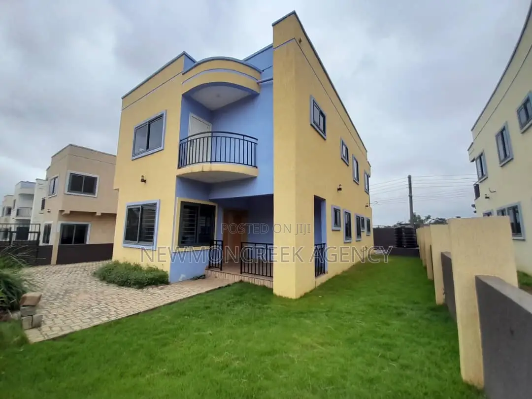 4bdrm Duplex in Amanfrom,Adenta, Accra Metropolitan for sale in Accra Metropolitan