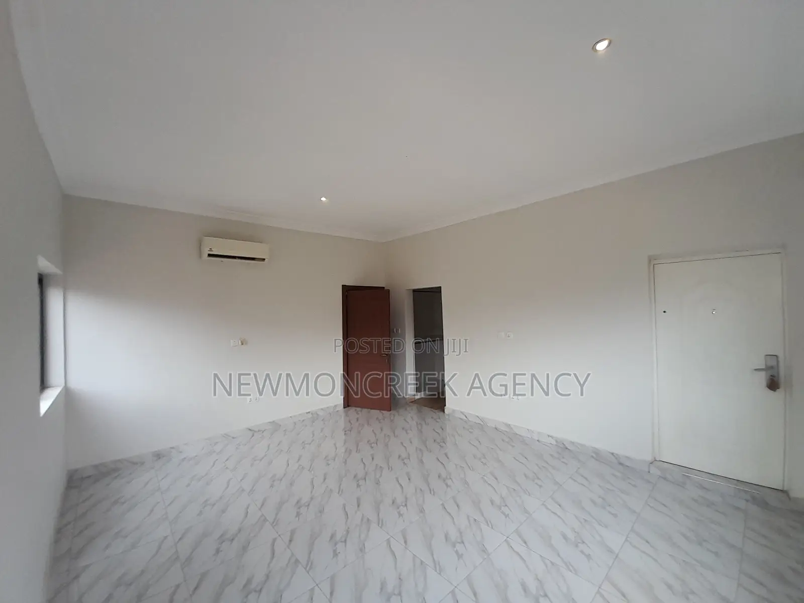 4bdrm Duplex in Amanfrom,Adenta., Accra Metropolitan for sale in Accra Metropolitan