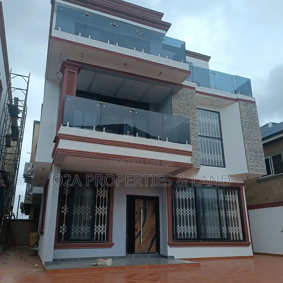 5bdrm House in Ogbojo East Legon for sale in New Legon