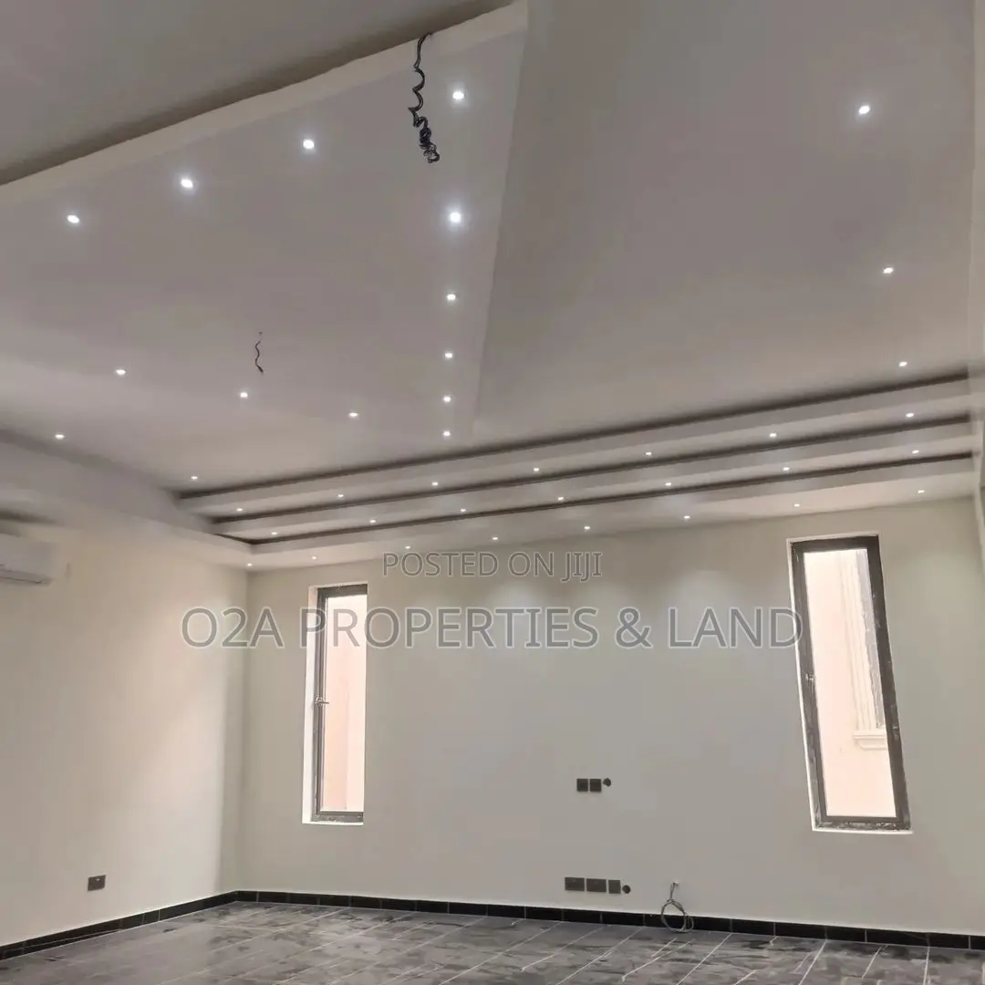 5bdrm House in Ogbojo East Legon for sale in New Legon