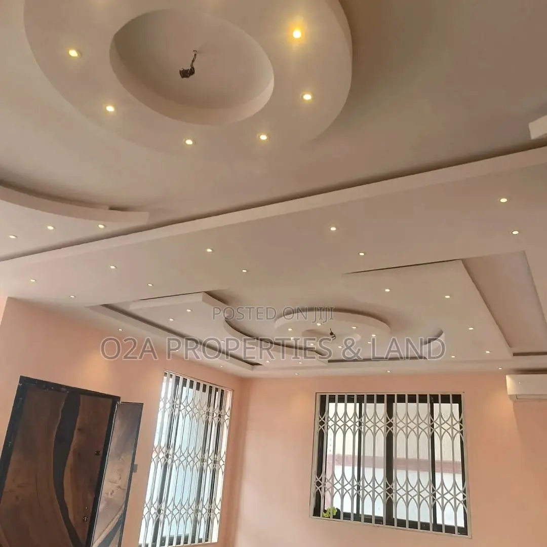 5bdrm House in Ogbojo East Legon for sale in New Legon