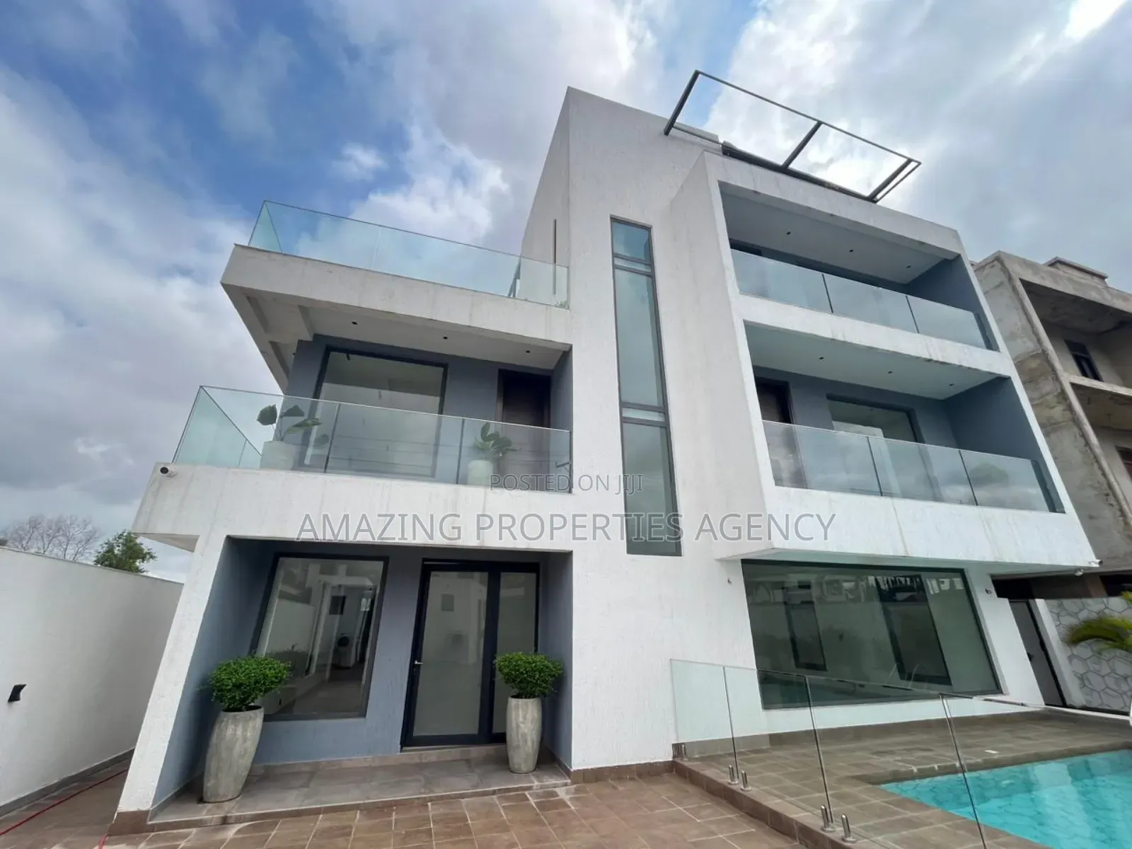 5bdrm House in East Legon for sale in East Legon