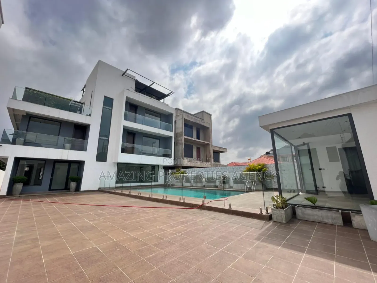 5bdrm House in East Legon for sale in East Legon