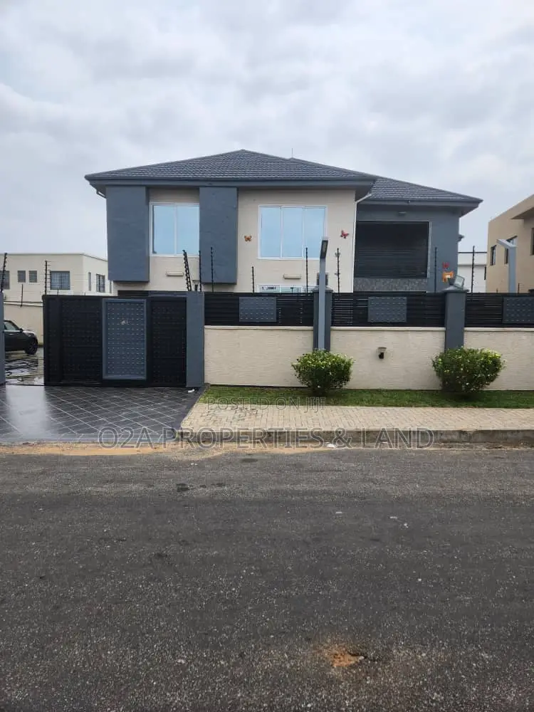 5bdrm House in Airport Hills for sale in Airport Residential Area