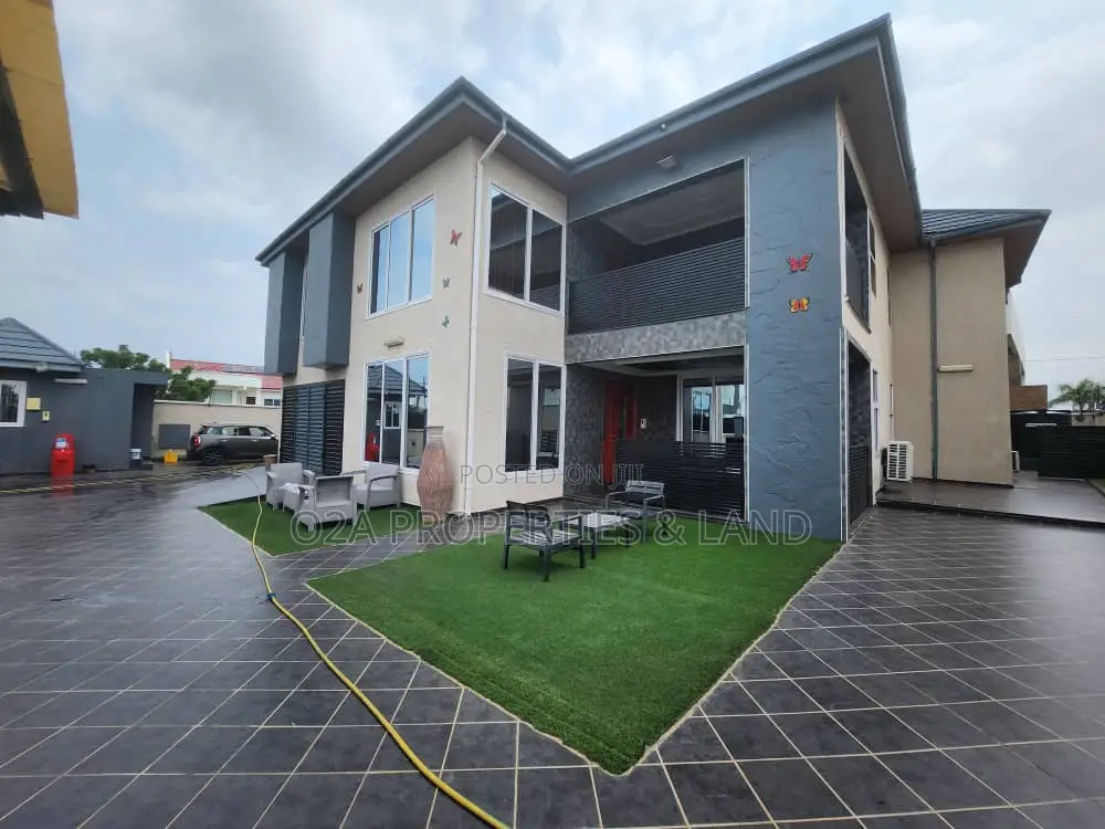 5bdrm House in Airport Hills for sale in Airport Residential Area