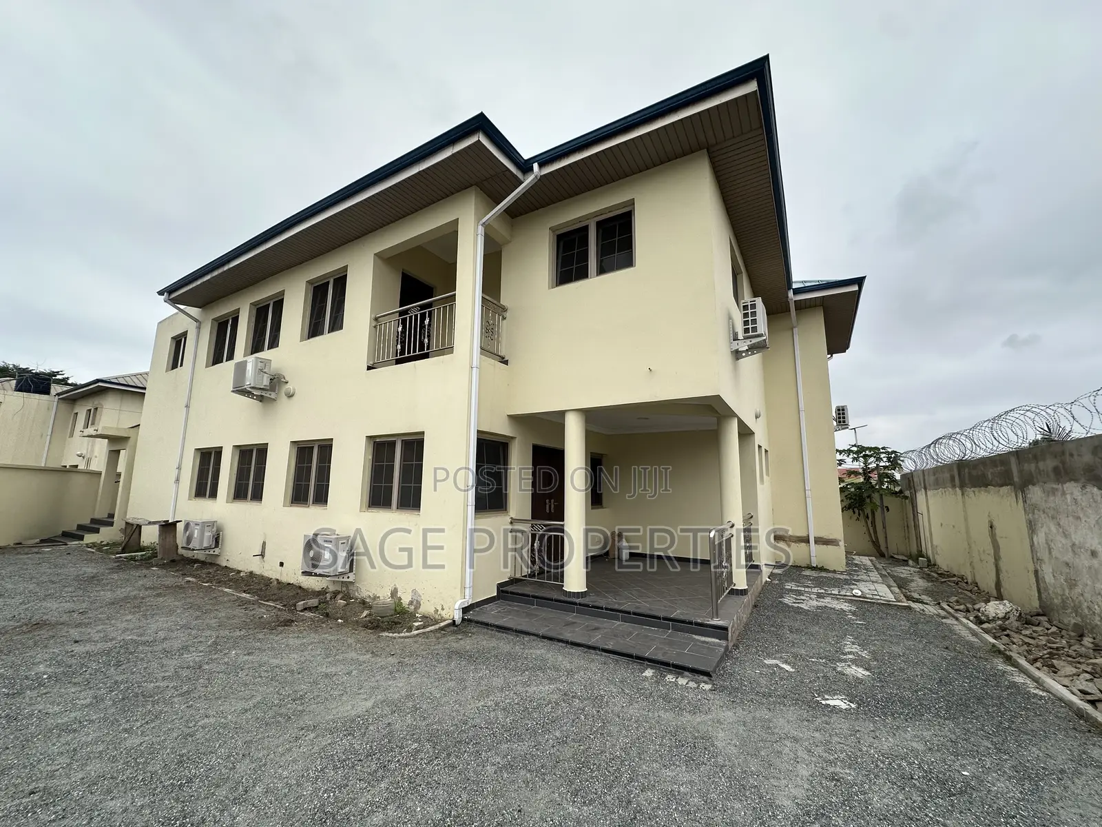 3bdrm Apartment in A&C Mall, East Legon for rent in East Legon