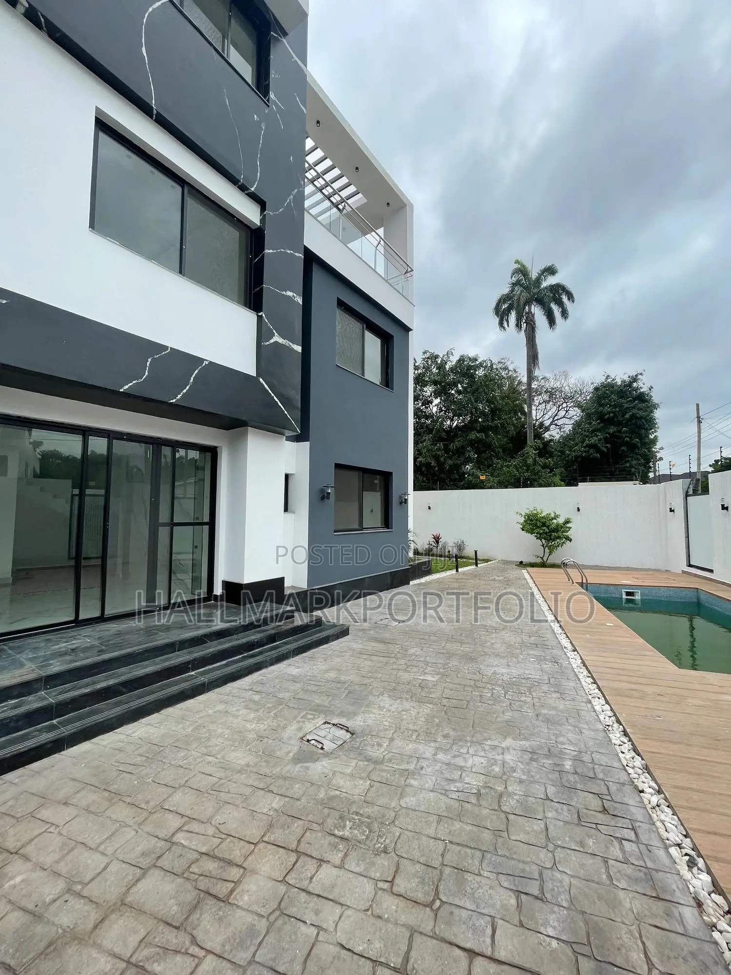 5bdrm Townhouse / Terrace in Cantonments for rent in Cantonments