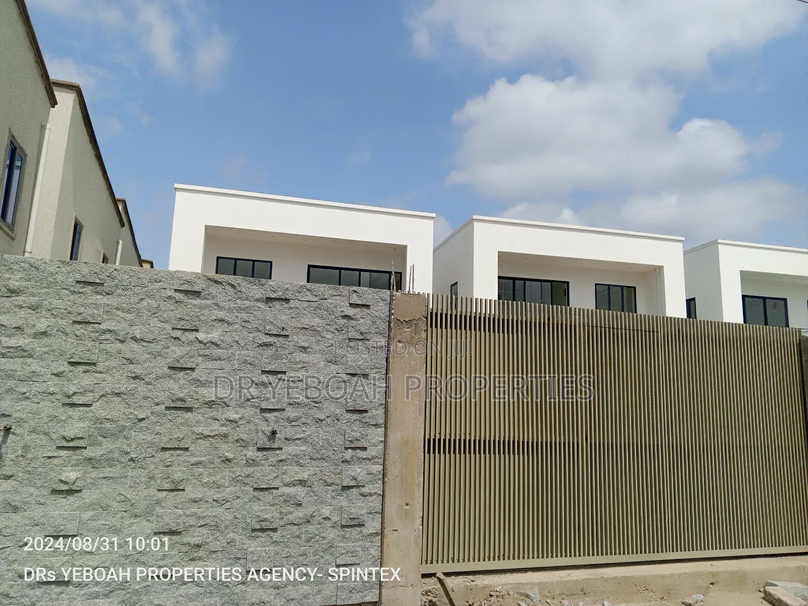 4bdrm Duplex in Spintex:- 4 Bedrooms for sale in Spintex