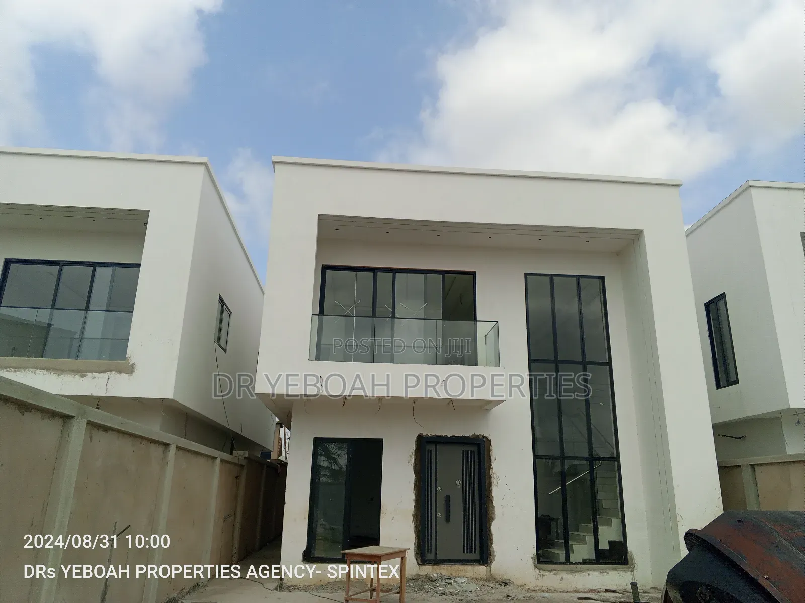 4bdrm Duplex in Spintex:- 4 Bedrooms for sale in Spintex