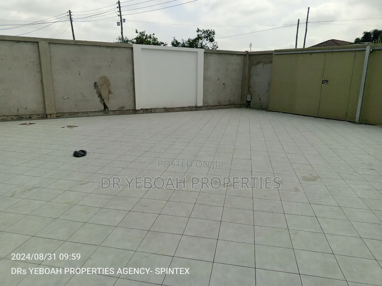 4bdrm Duplex in Spintex:- 4 Bedrooms for sale in Spintex