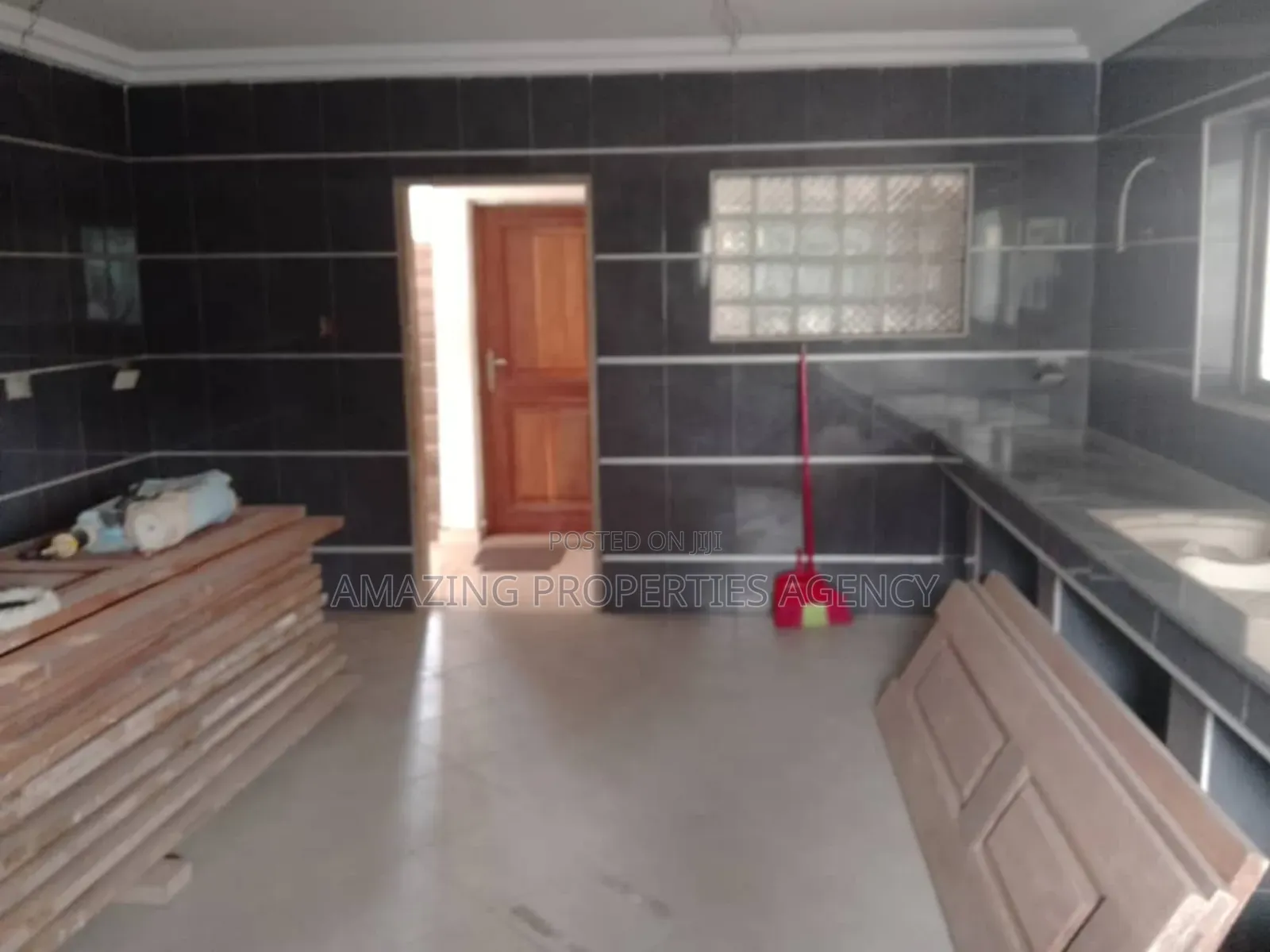 6bdrm House in Adjiriganor for sale in Adjiriganor