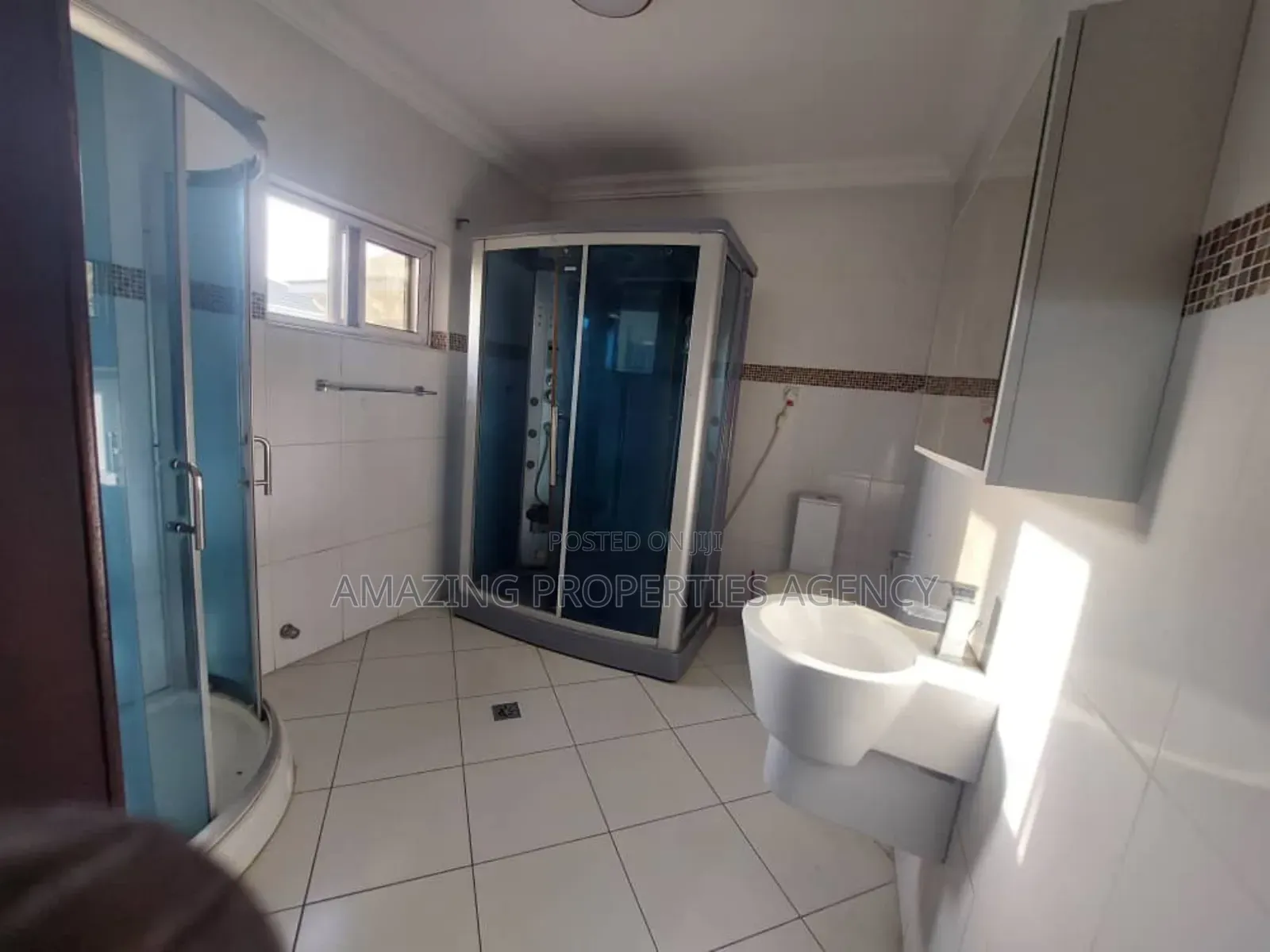 7bdrm House in Cantonments for sale in Cantonments