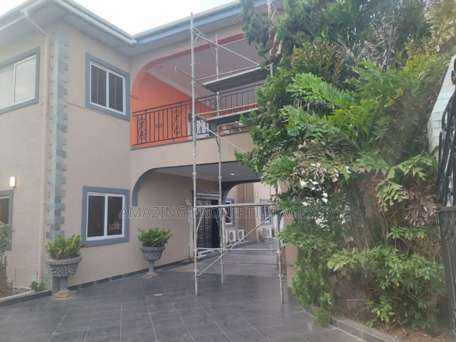 7bdrm House in Cantonments for sale in Cantonments