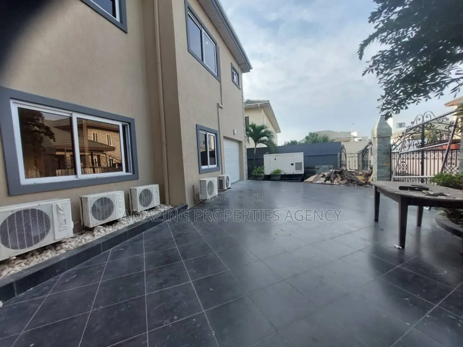 7bdrm House in Cantonments for sale in Cantonments