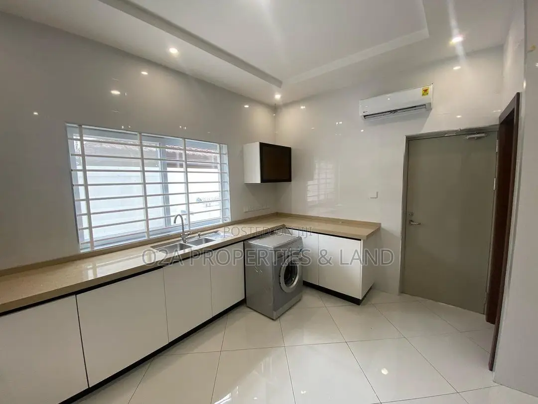 3bdrm Townhouse / Terrace in East Legon, Bawaleshie for rent in Bawaleshie