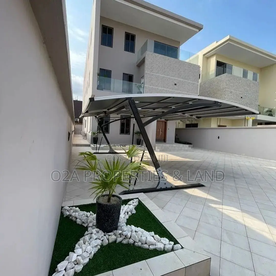 7bdrm House in East Legon, American House for sale in American House