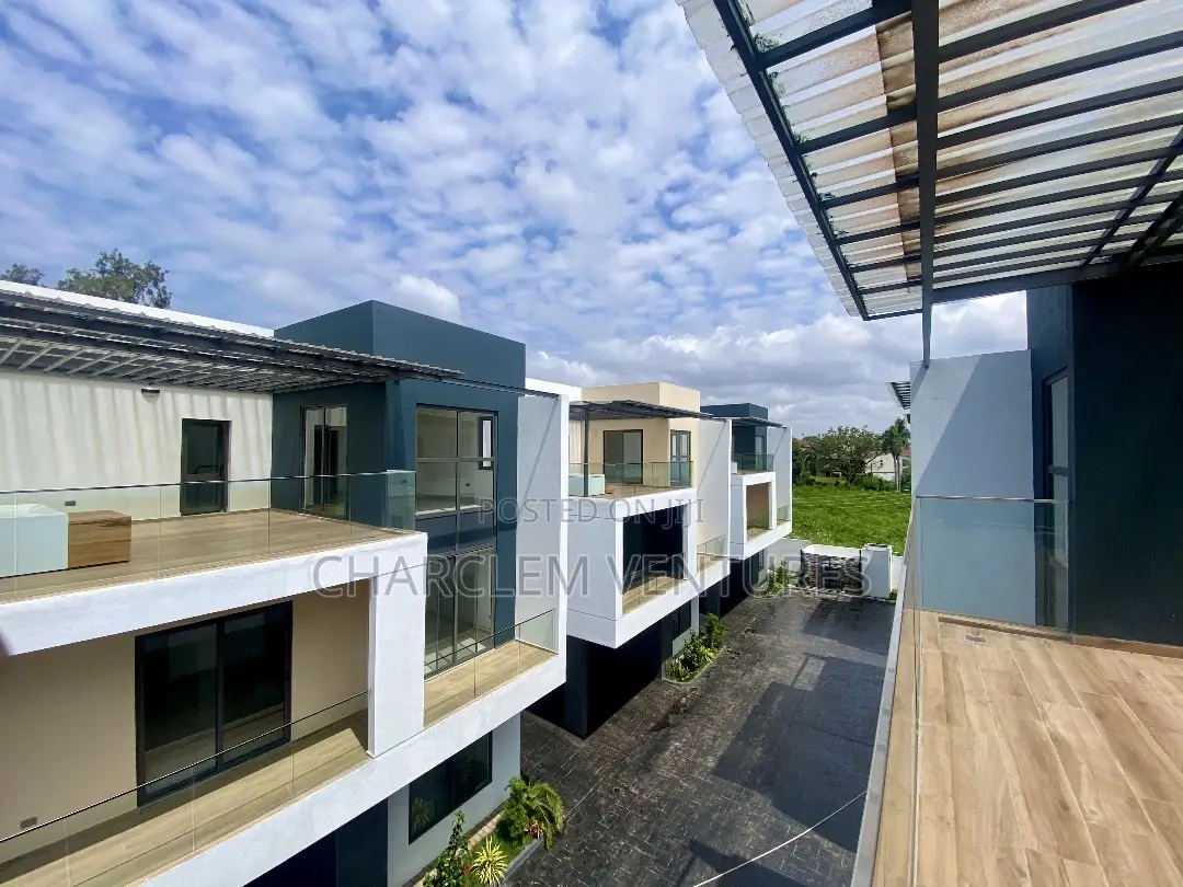 4bdrm Townhouse / Terrace in Charclem Ventures, Cantonments for rent in Cantonments