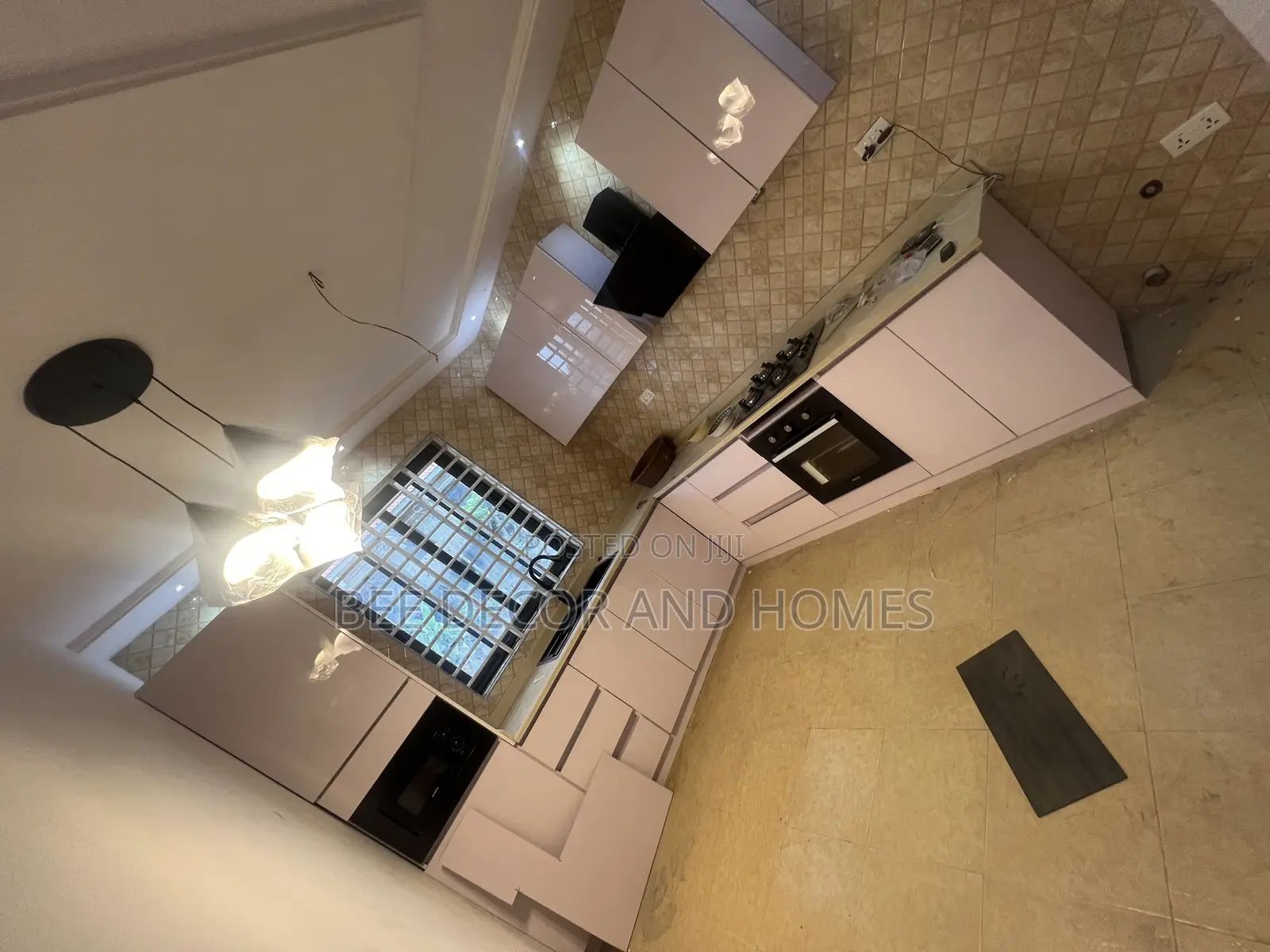 3bdrm Townhouse / Terrace in Junction 5 Area., Adenta for rent in Adenta