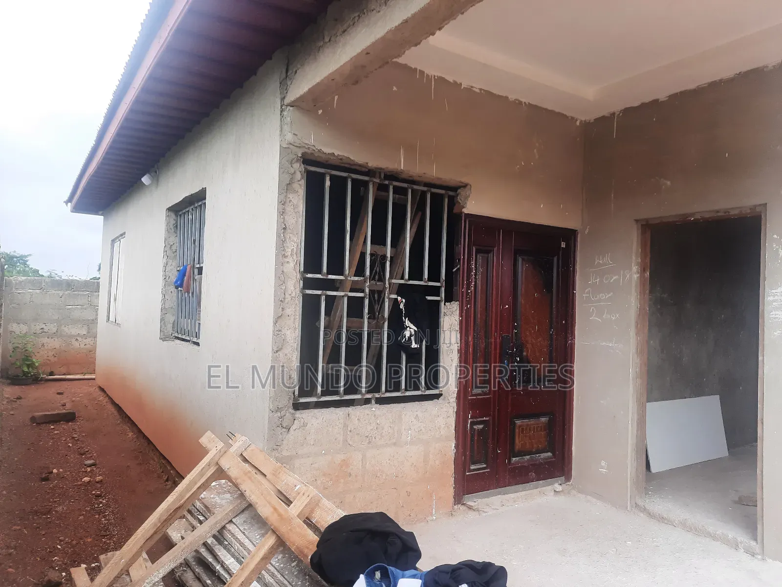 4bdrm Apartment in Atwima Yabi, Kumasi Metropolitan for sale in Kumasi Metropolitan