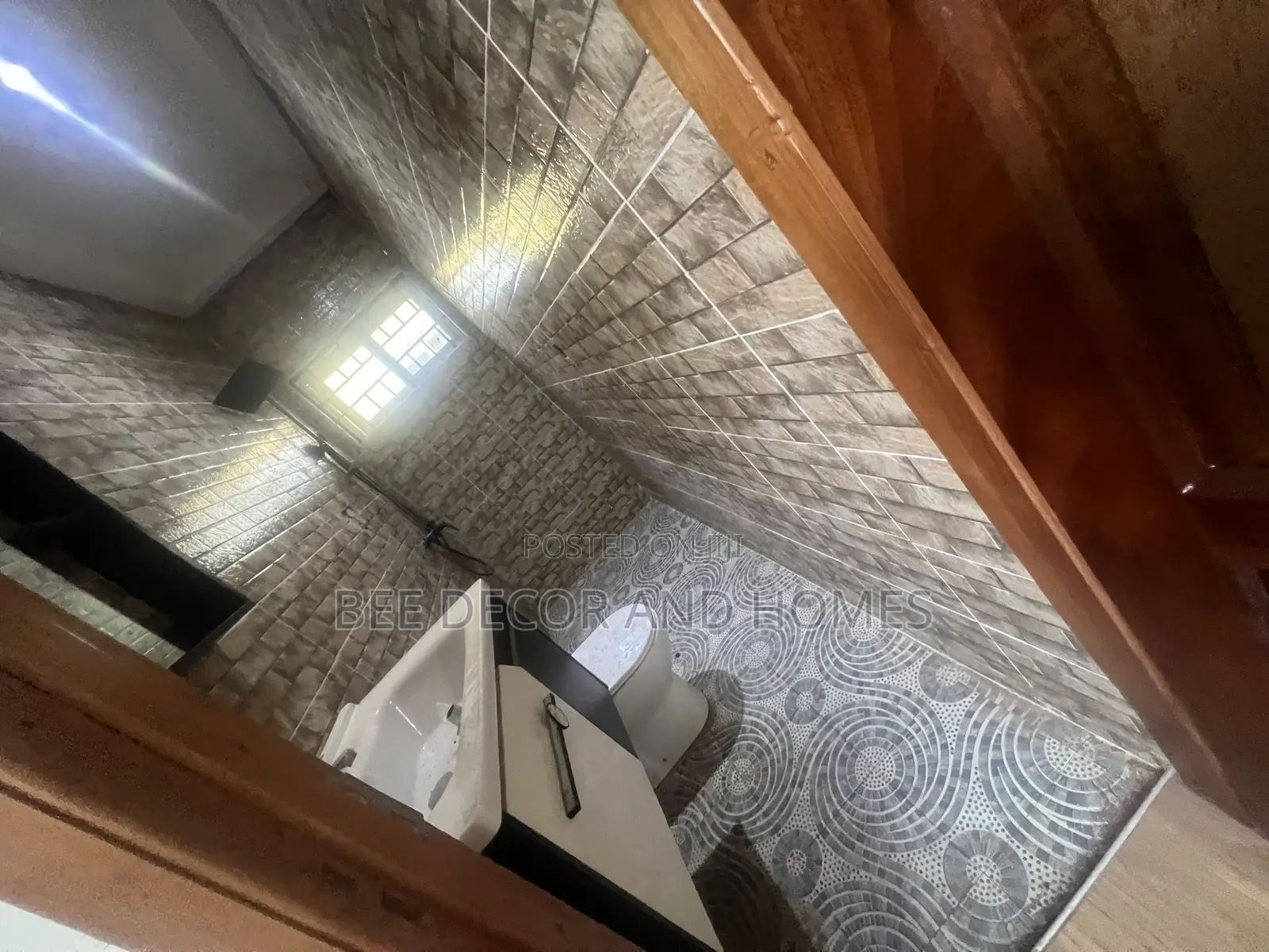 3bdrm House in Bee Decor & Homes, Old Ashomang for sale in Old Ashomang