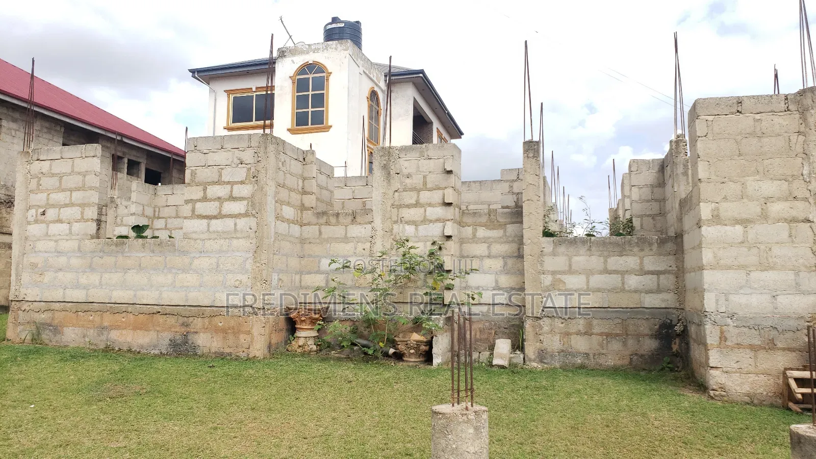 8bdrm Apartment in Fredimens Real, Kumasi Metropolitan for sale in Kumasi Metropolitan
