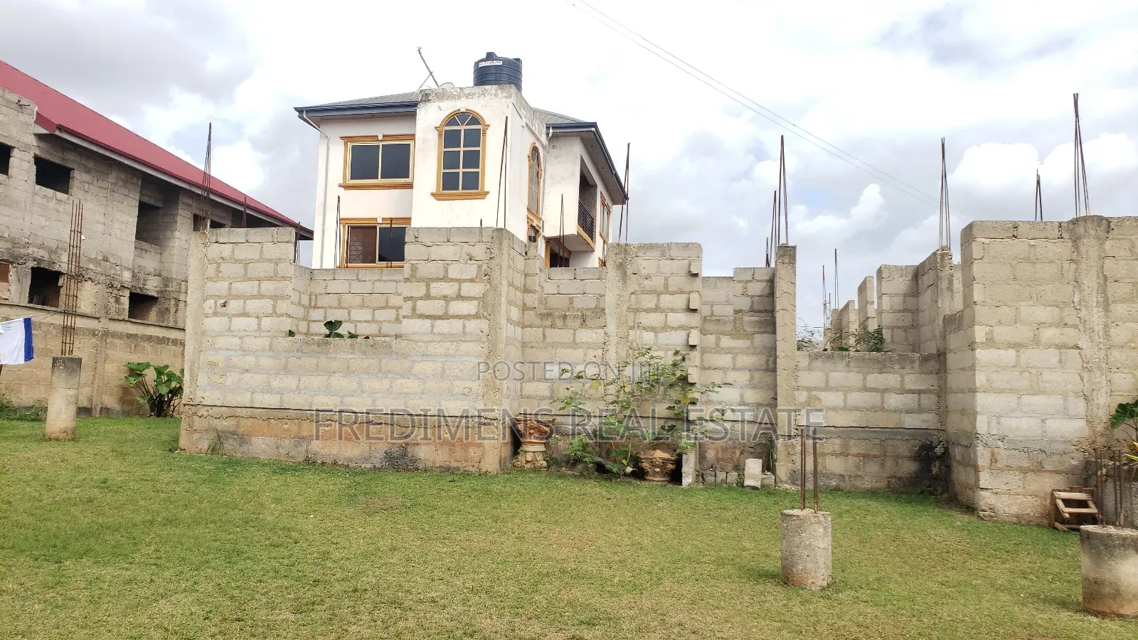 8bdrm Apartment in Fredimens Real, Kumasi Metropolitan for sale in Kumasi Metropolitan