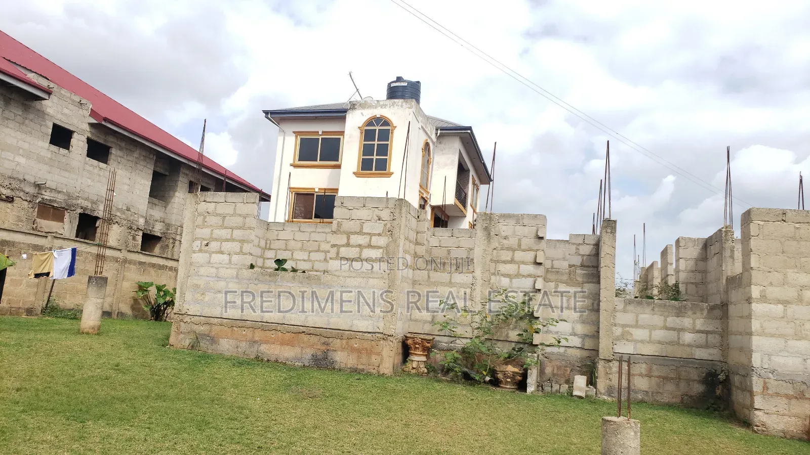 8bdrm Apartment in Fredimens Real, Kumasi Metropolitan for sale in Kumasi Metropolitan