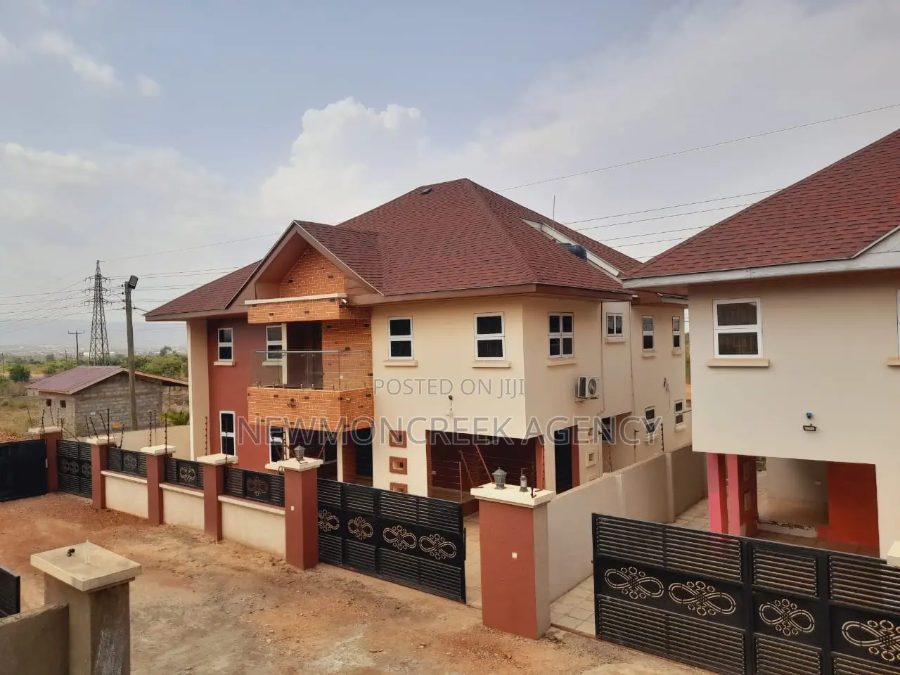 4bdrm Duplex in Gated Estate,Oyibi, Accra Metropolitan for sale in Accra Metropolitan