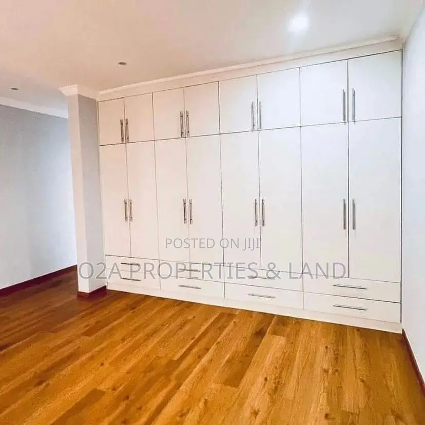 5bdrm House in Cantonments, US Embassy Area for sale in US Embassy Area