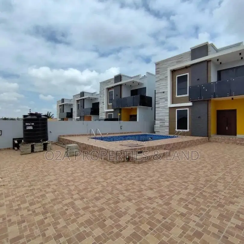 4bdrm House in East Legon Ogbojo for sale in New Legon