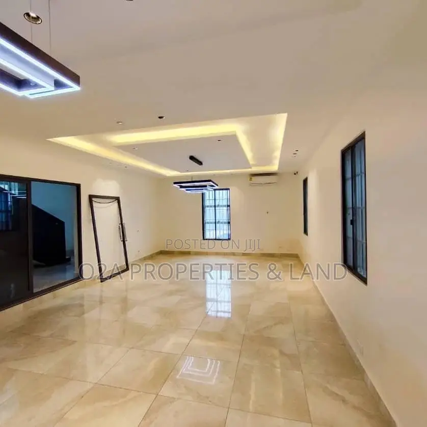 4bdrm House in East Legon Ogbojo for sale in New Legon