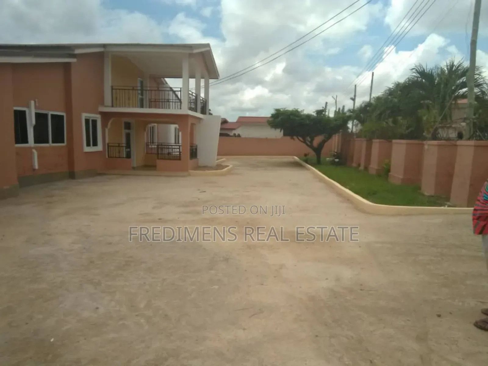 8bdrm House in Fredimens Real, Kumasi Metropolitan for sale in Kumasi Metropolitan